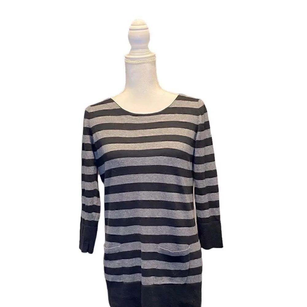 LOFT Striped Fitted Gray and Black Thin Long Sleeved Sweater Women’s Size Medium